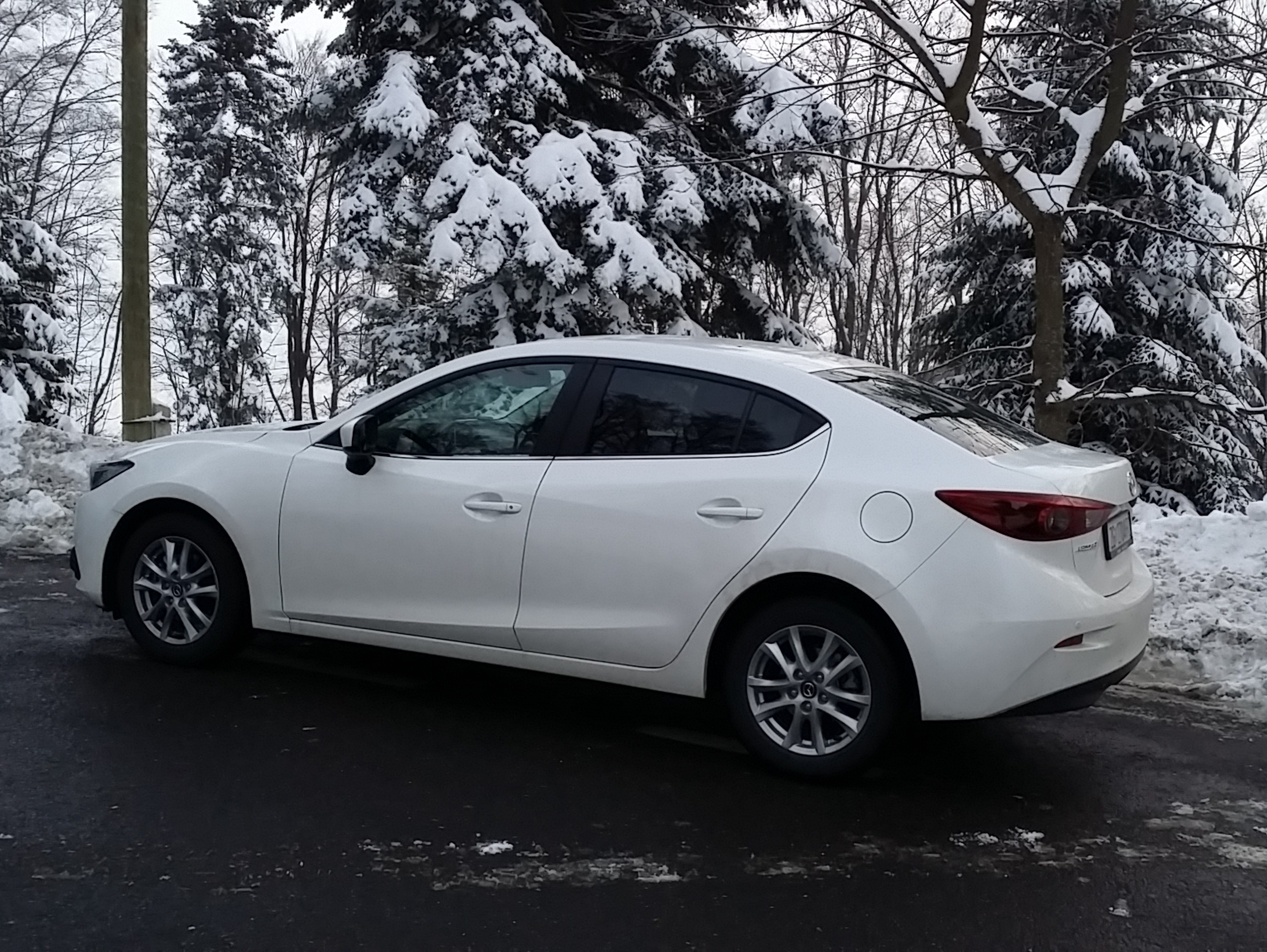 Foto Mazda3 Sedan G120 Attraction Test Multimedija