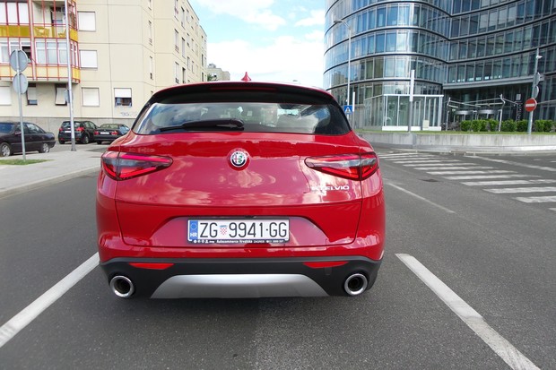 Alfa Romeo Stelvio 2.2 Multijet 180 Super (02)