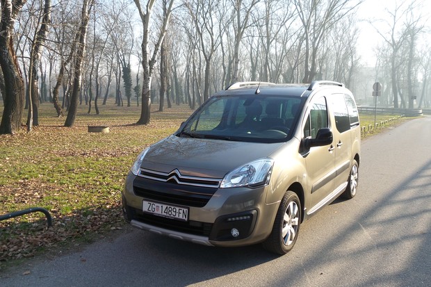 Citroen Berlingo 1.6 BlueHDi 120 XTR (08)