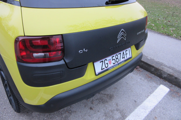 Citroen C4 Cactus 1.6 BlueHDi 100 (03)