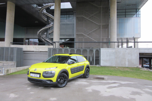 Citroen C4 Cactus 1.6 BlueHDi 100 (09)