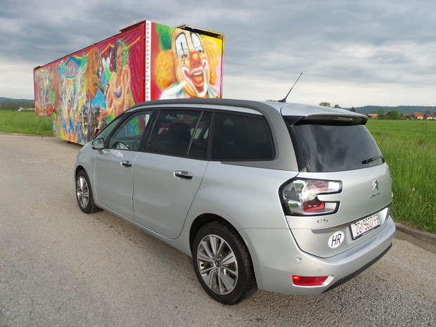 Citroen Grand C4 Picasso 2.0 BlueHDi 150 Exclusive TEST (04)