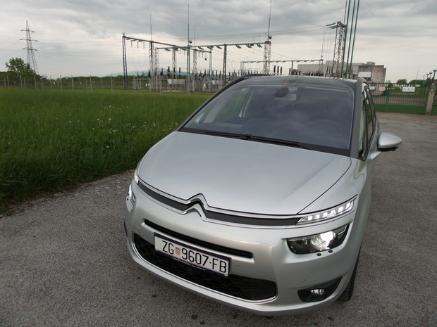 Citroen Grand C4 Picasso 2.0 BlueHDi 150 Exclusive TEST (06)