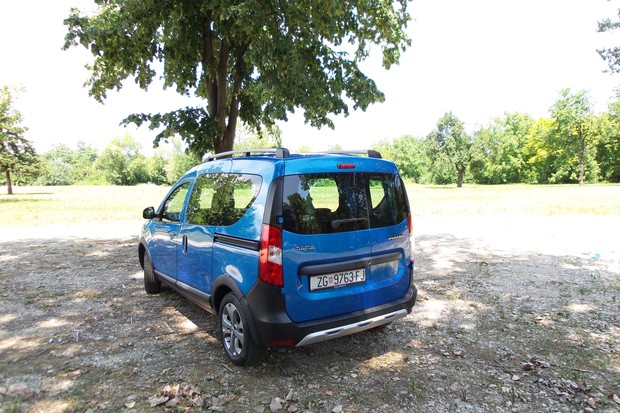 Dacia Dokker Stepway 1.2 TCe 115 (02)