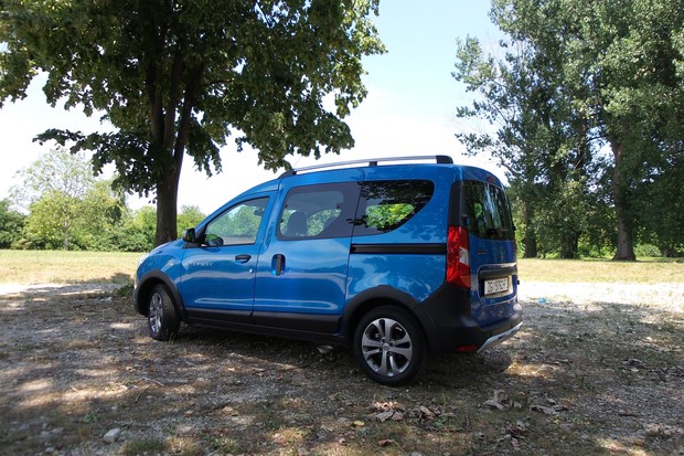 Dacia Dokker Stepway 1.2 TCe 115 (07)