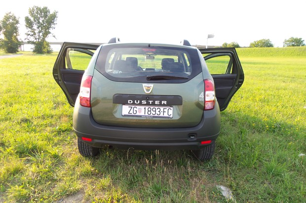 Dacia Duster 1.5 dCi 110 4x4 (02)