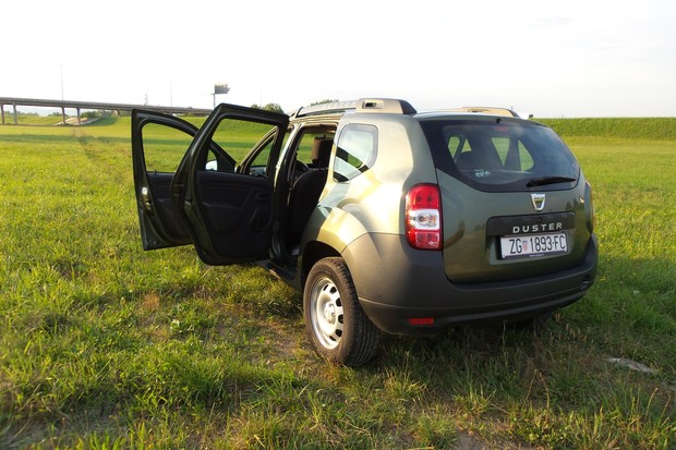 Dacia Duster 1.5 dCi 110 4x4 (03)