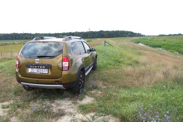 Dacia Duster 1.5 dCi 110 4x4 Urban Explorer (14)