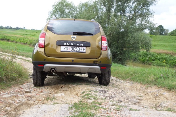 Dacia Duster 1.5 dCi 110 4x4 Urban Explorer (17)