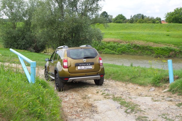 Dacia Duster 1.5 dCi 110 4x4 Urban Explorer (18)