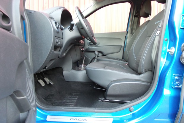 Dacia Lodgy 1.5 dCi 110 Stepway Prestige (10)