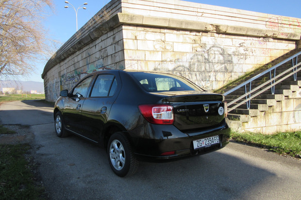 Dacia Logan 1.2 16V (02)