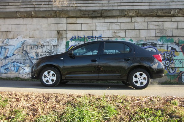 Dacia Logan 1.2 16V (07)