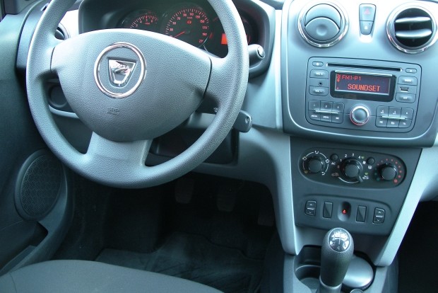 Dacia Sandero 1.2 16V Ambiance (7)