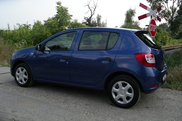 Dacia Sandero 1.2 16V Ambiance (3)