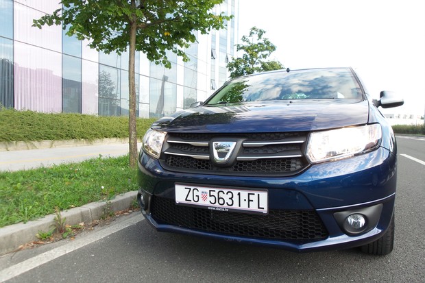 Dacia Sandero 1.2 16V (09)