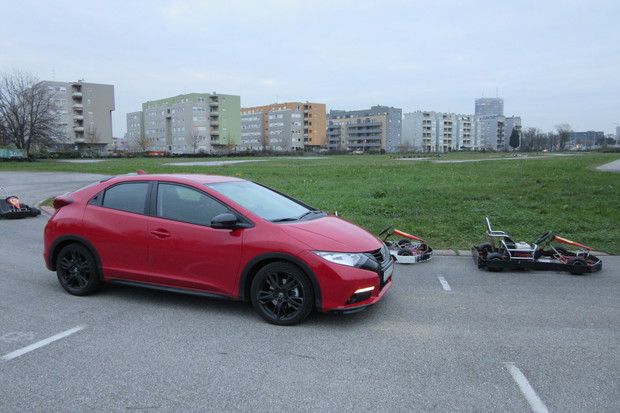 Honda Civic Black Edition (01)