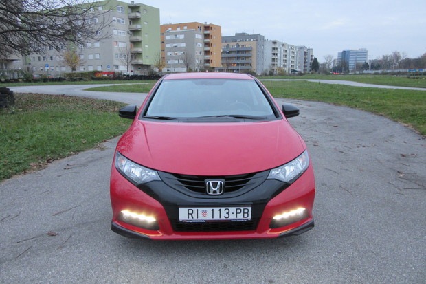 Honda Civic Black Edition (13)