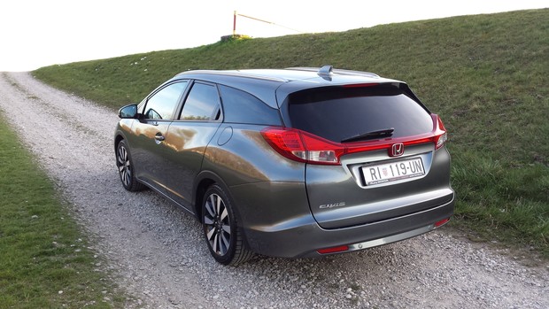 Honda Civic Tourer 1.6 i-DTEC (02)