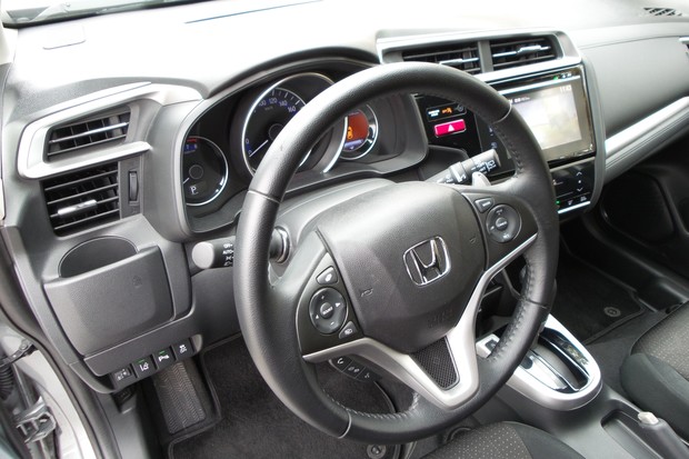 Honda Jazz 1.3 i-VTEC 102 CVT Elegance (02)