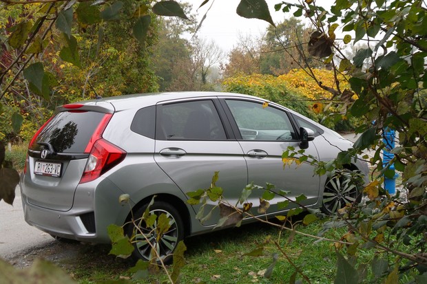 Honda Jazz 1.3 i-VTEC 102 CVT Elegance (01)