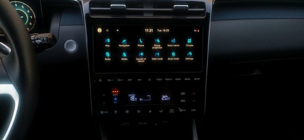 Hyundai Tucson 1.6 T-GDI 7DCT 4WD Premium Plus 08