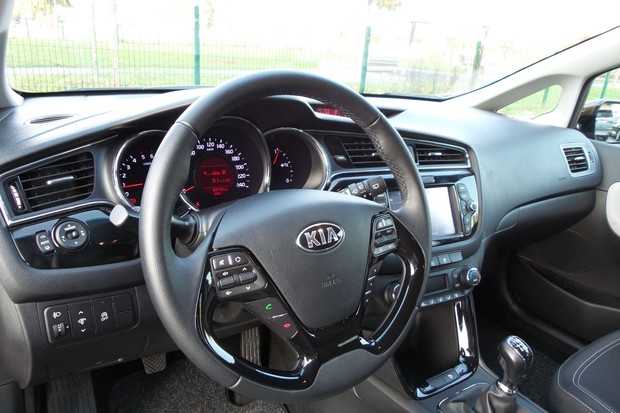 Kia Cee'd 1.6 CRDI 136 High Ex Vision Eco (21)