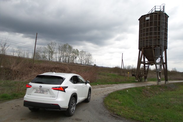 Lexus NX 300h AWD Executive (15)