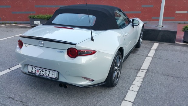 Mazda MX-5 2.0 G160 Revolution Top (08)