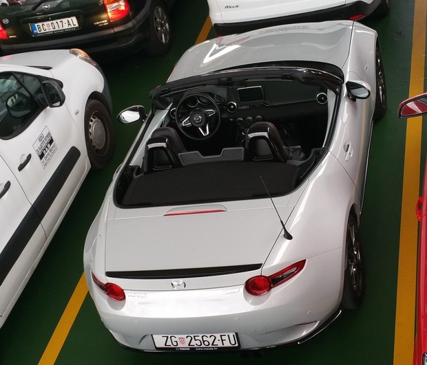 Mazda MX-5 2.0 G160 Revolution Top (11)