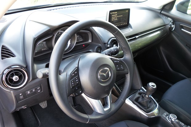 Mazda2 1.5 G75 Attraction (02)