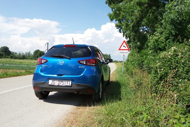 Mazda2 1.5 G75 Attraction (11)