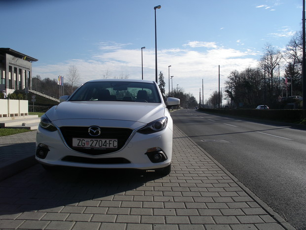 Mazda3 sedan G120 Attraction TEST (04)