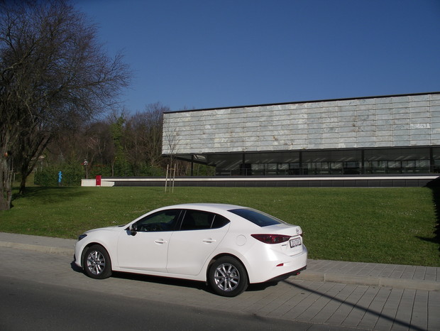 Mazda3 sedan G120 Attraction TEST (08)