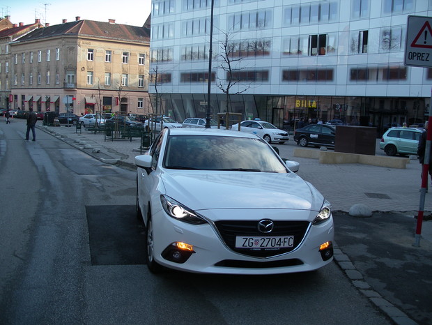 Mazda3 sedan G120 Attraction TEST (15)