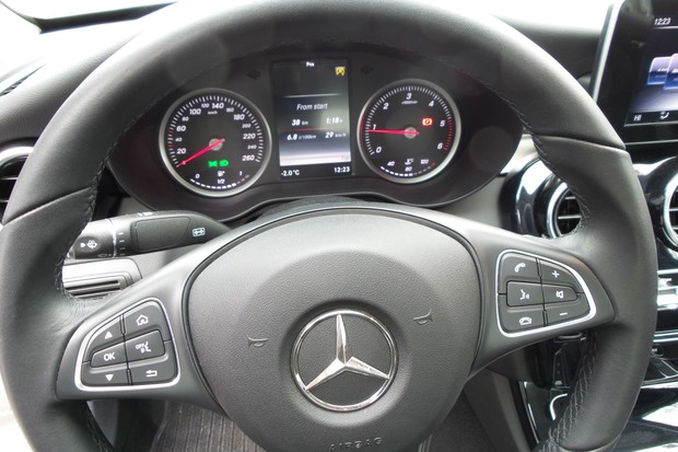 Mercedes C 180 d 1.6 116 (14)