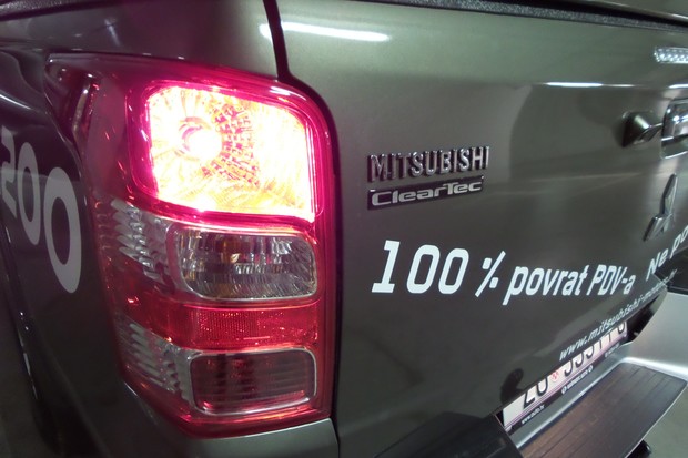 Mitsubishi L200 2.4 Club Cab (23)