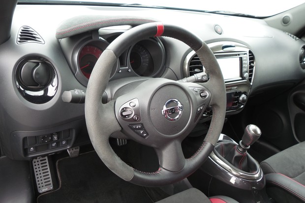 Nissan Juke Nismo RS 1.6 DIG-T (04)