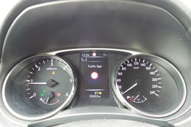 Nissan X-Trail 1.6 dCi 130 (09)