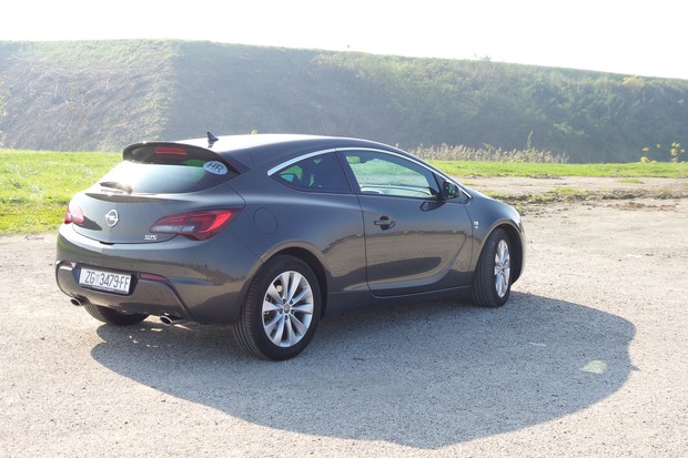 Opel Astra GTC 1.6 (01)