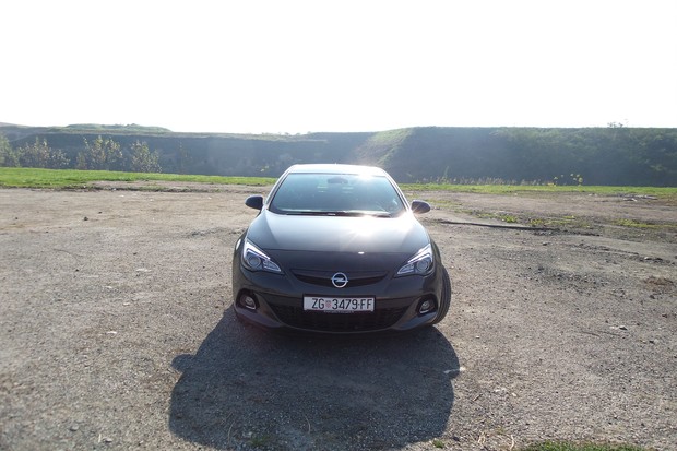 Opel Astra GTC 1.6 (13)