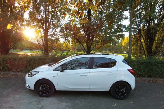 Opel Corsa 1.4 Turbo Color Edition (02)