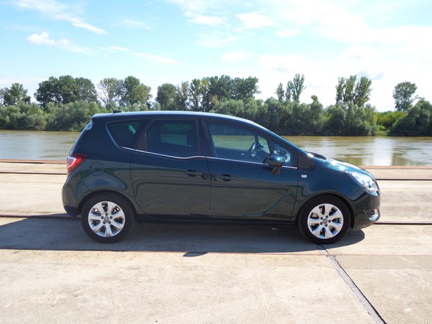 Opel Meriva 1.6 CDTI (01)