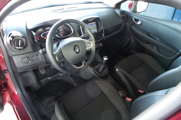 Renault Clio 1.5 dCi 110 Intens (01)