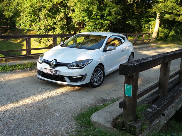 Renault Megane Coupe GT Line (01)