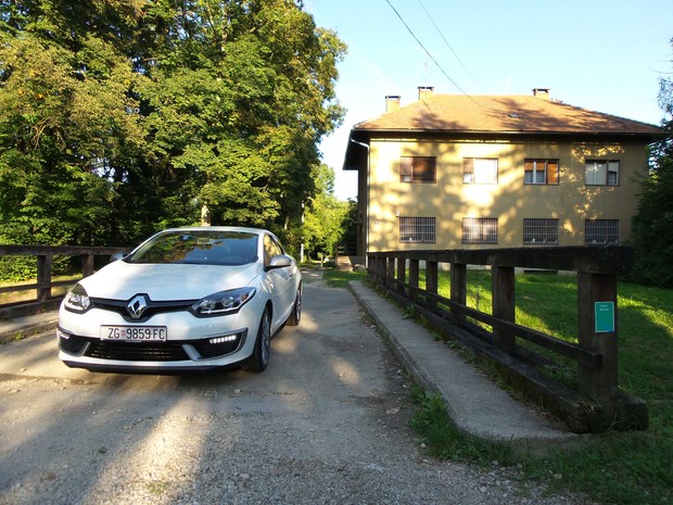 Renault Megane Coupe GT Line (04)