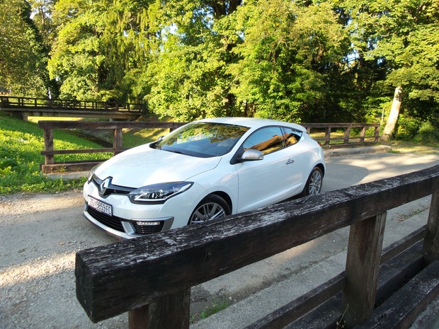 Renault Megane Coupe GT Line (09)