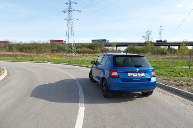 Škoda Fabia 1.2 TSI (01)