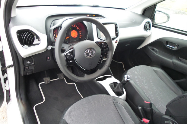 Toyota Aygo 1.0 VVT-i (01)