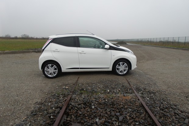 Toyota Aygo 1.0 VVT-i (01)